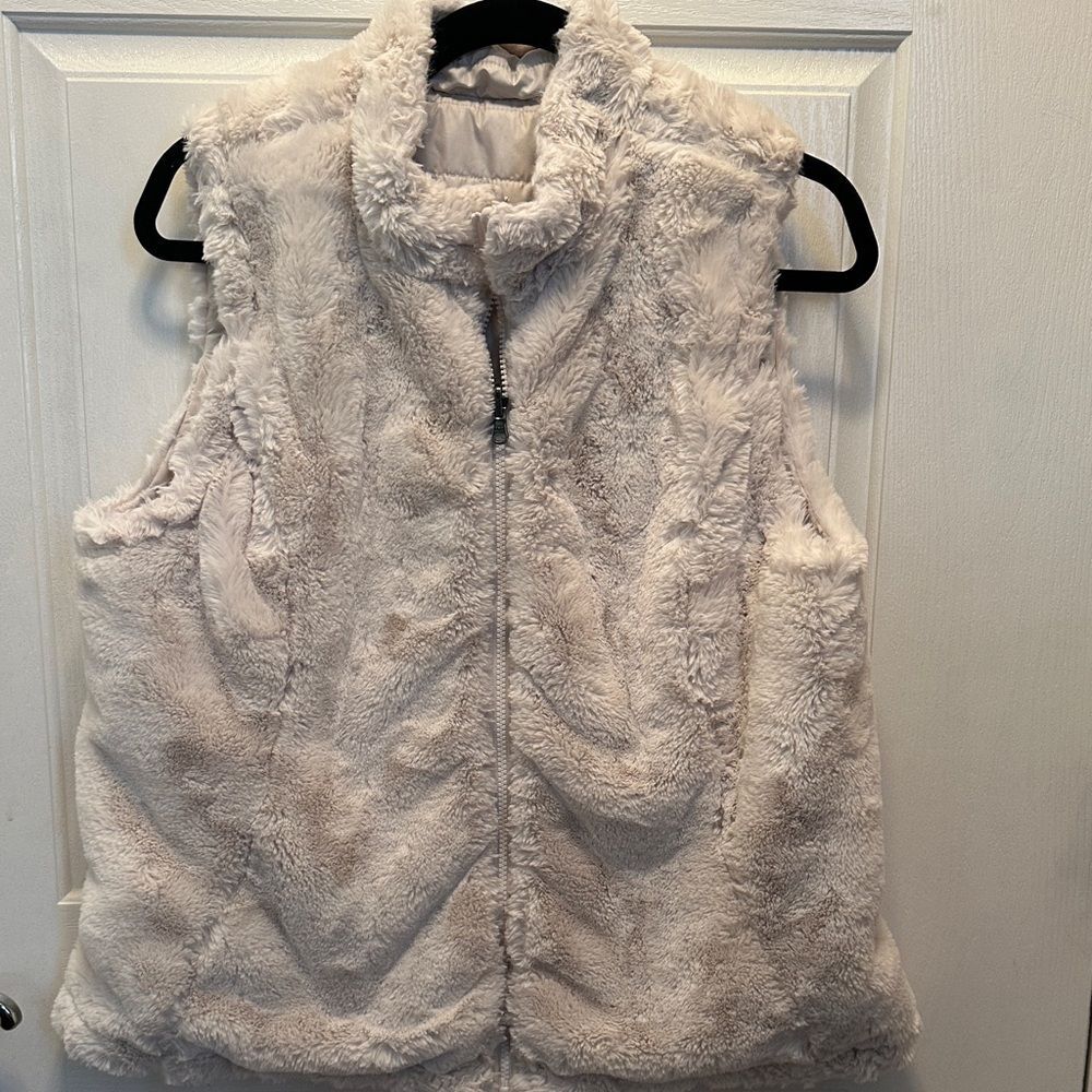 Women's Reversible Cream Faux Fur Vest, Fits like a size Large